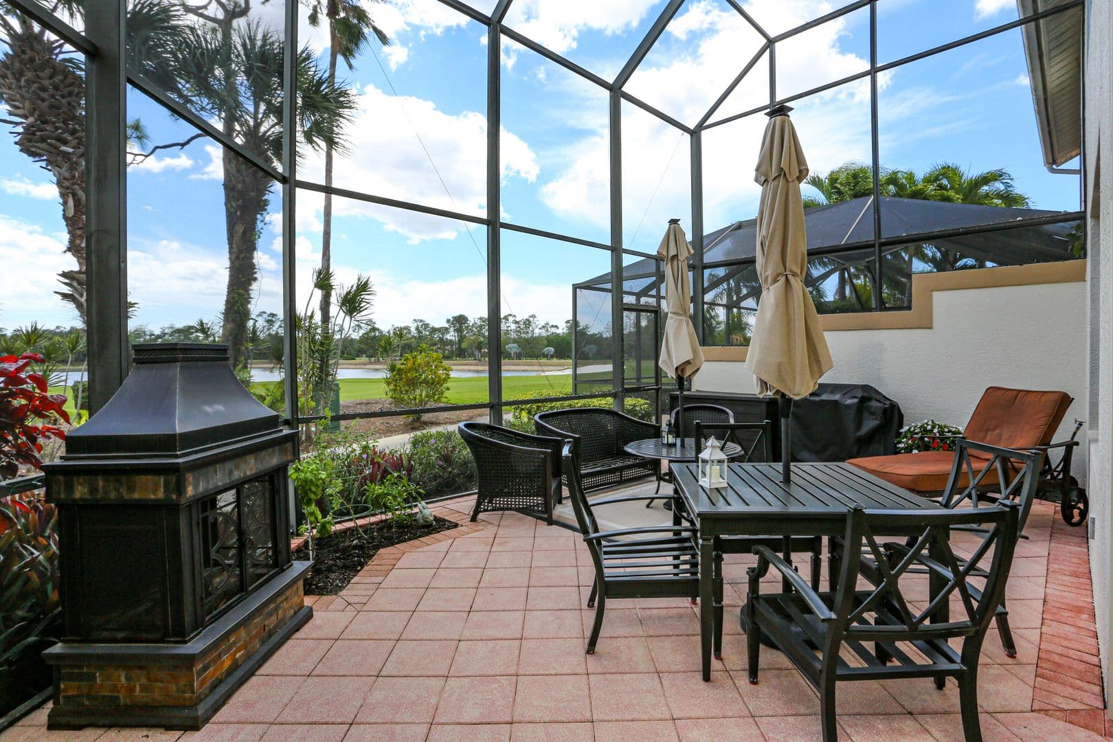 Naples House: 5945 Paradise Circle