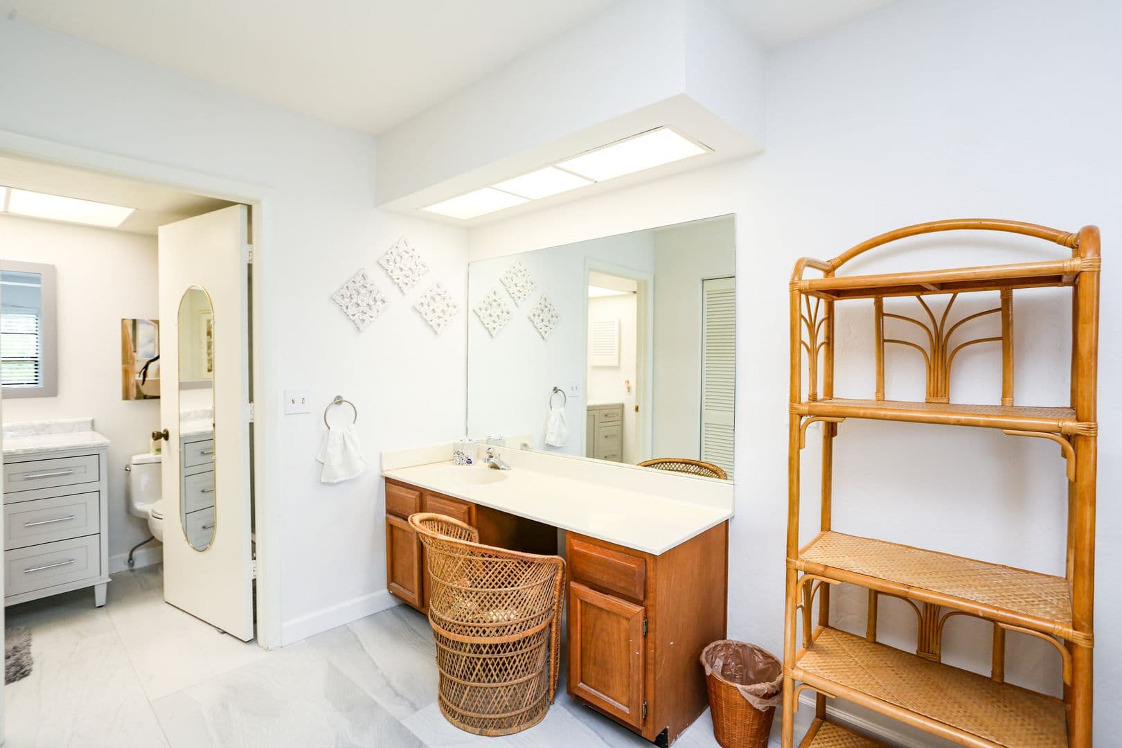 Naples Condo: 1765 Courtyard Way C-104