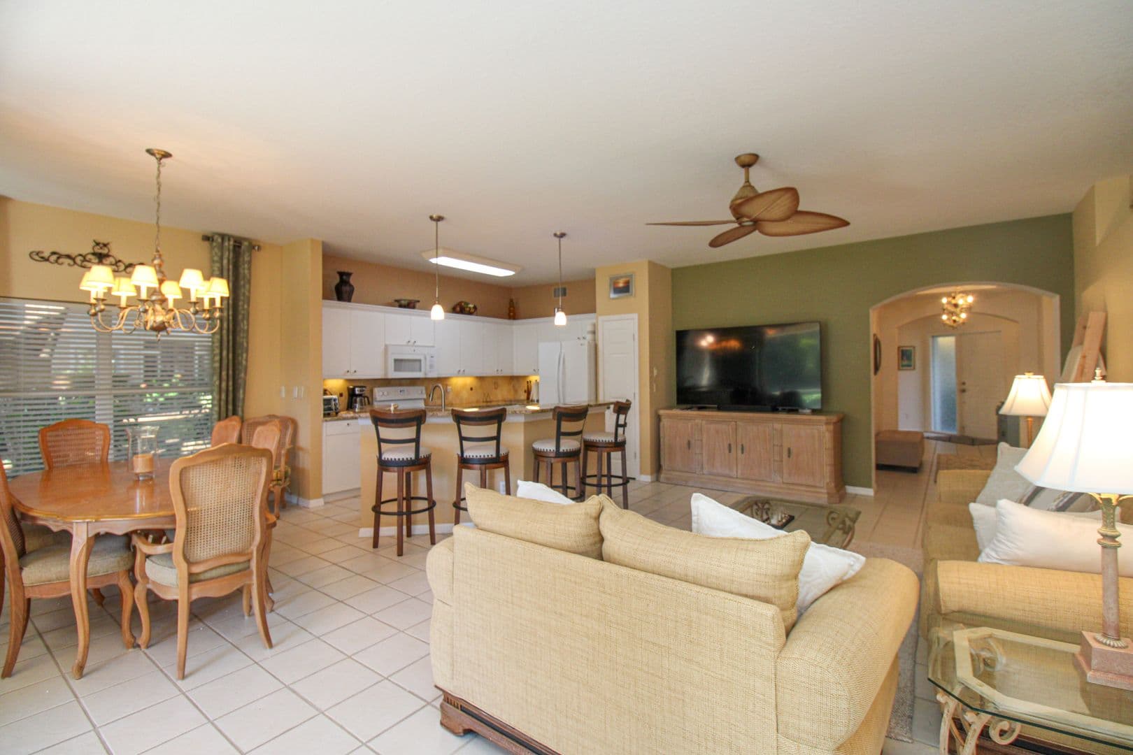 Naples House: 5330 Andover Drive Apartment 102