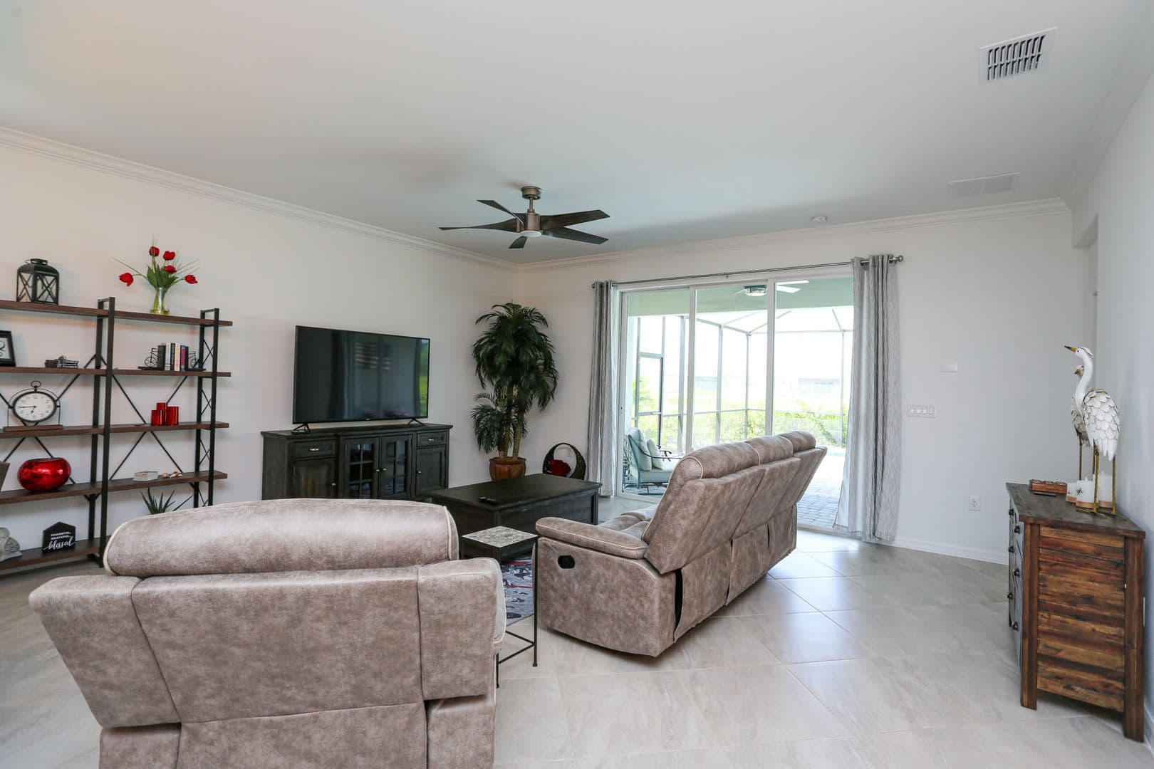 Naples House: 2155 Hamlin Street