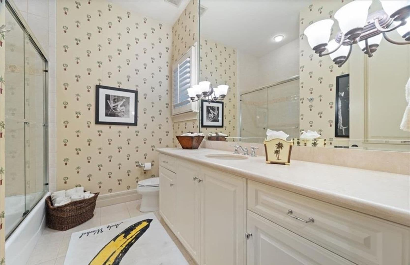 Naples House: 550 21st Avenue Street