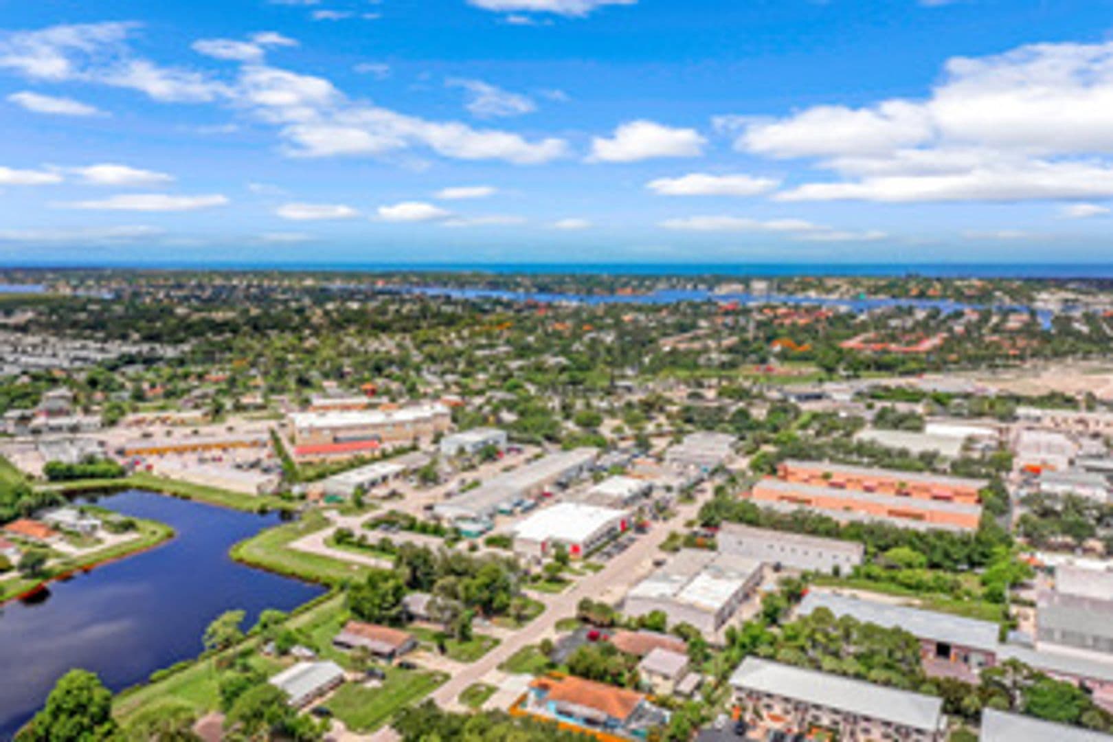 Naples House: 2529 Linwood Avenue #1
