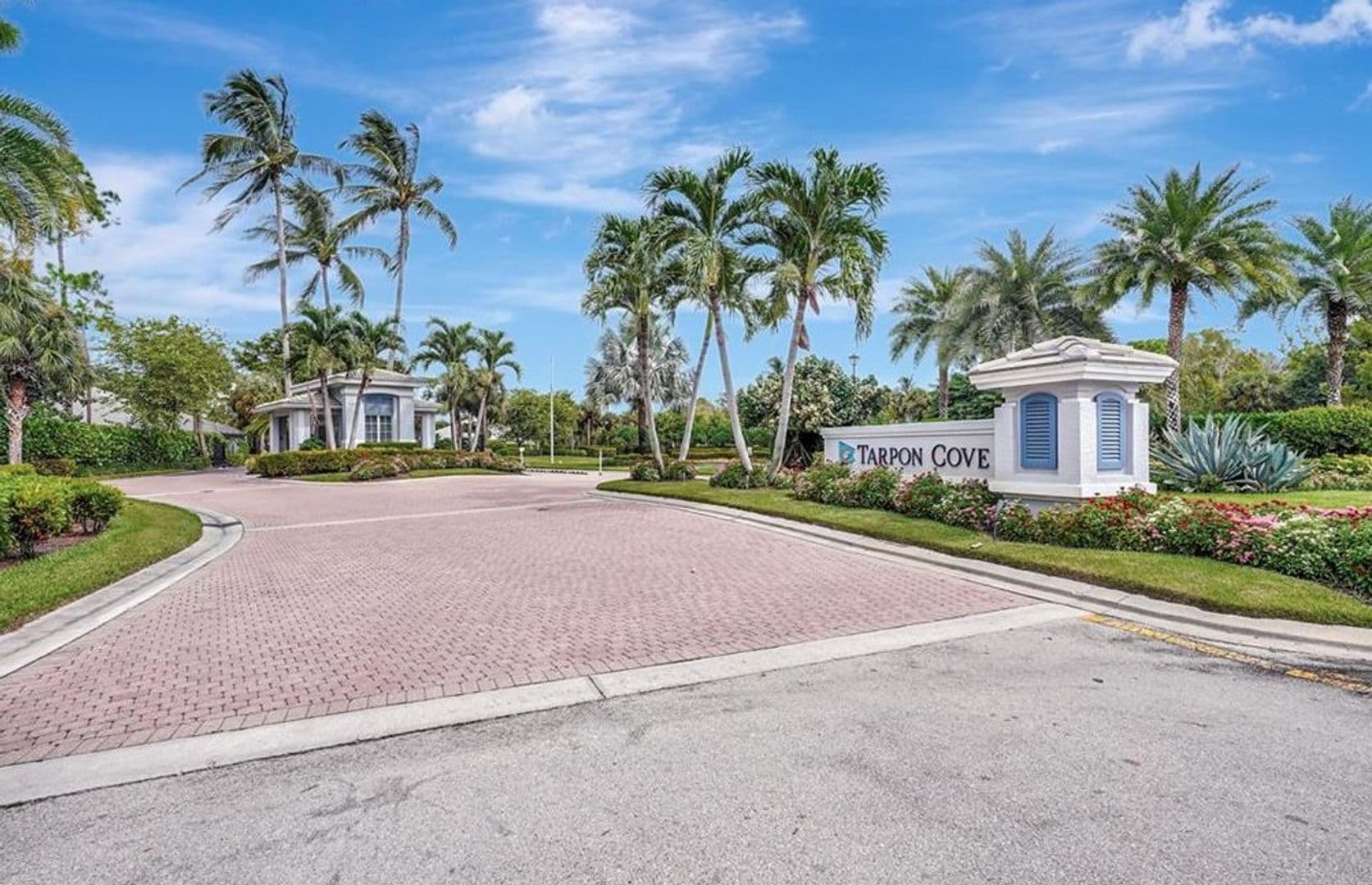 Naples Condo: 817 Carrick Bend Circle Unit 101