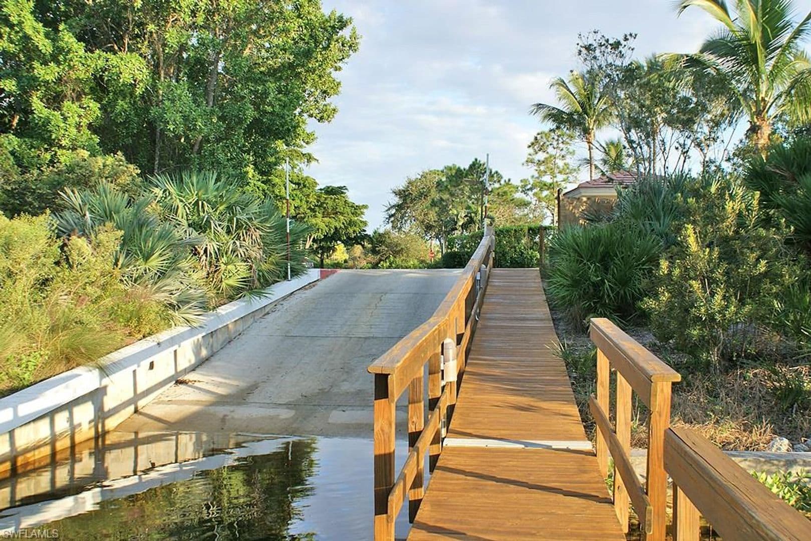 Estero House: 4640 Turnberry Lake Drive #403