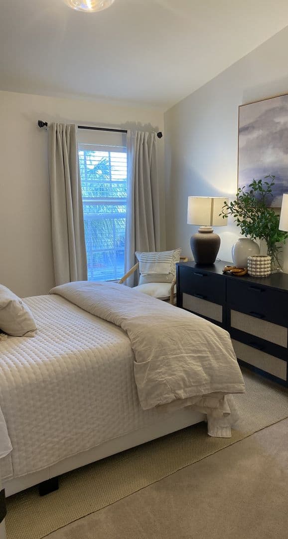 Naples House: 768 Hampton Circle