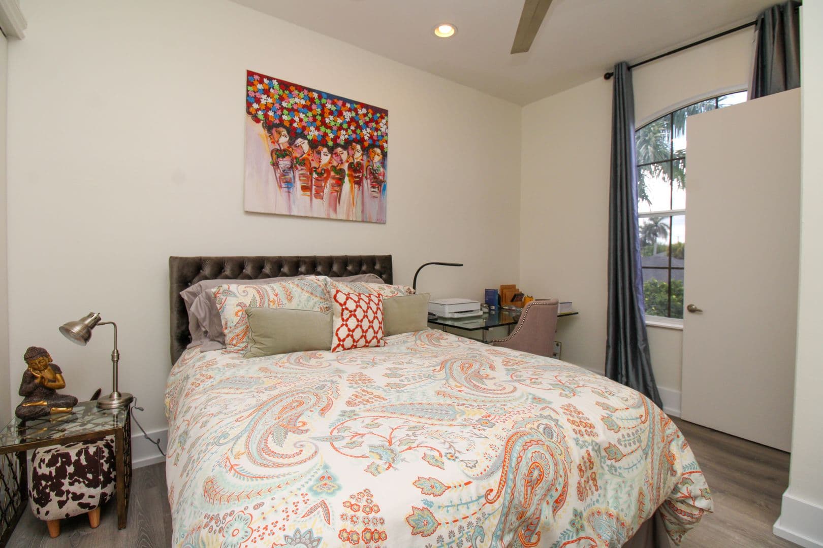 Naples House: 647 110th Avenue North