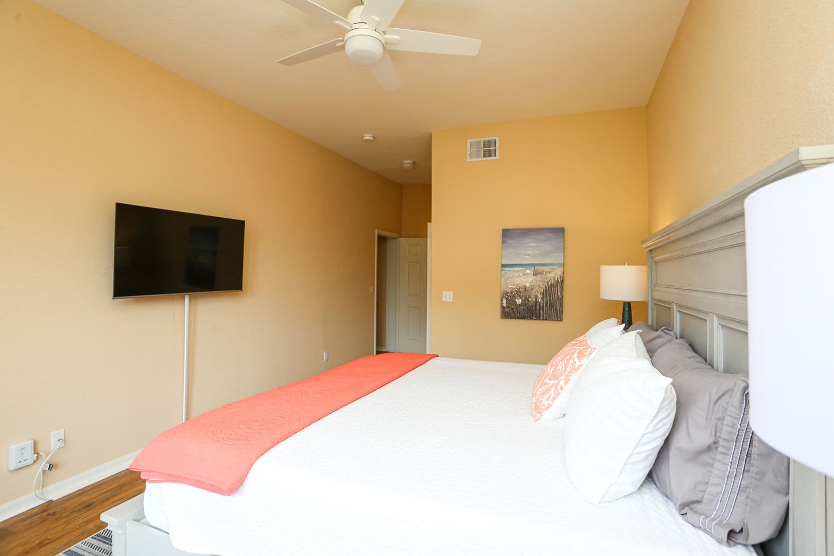 Bonita Springs House: 9111 Las Maderas Drive Unit 102