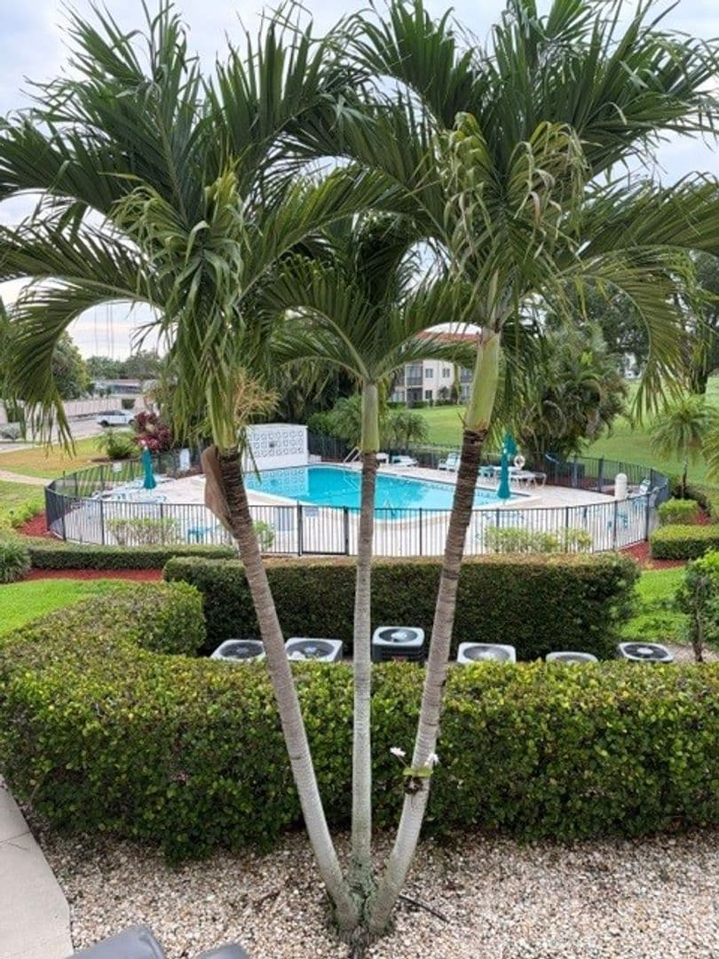 Naples House: 5 High Point Circle W Unit #206
