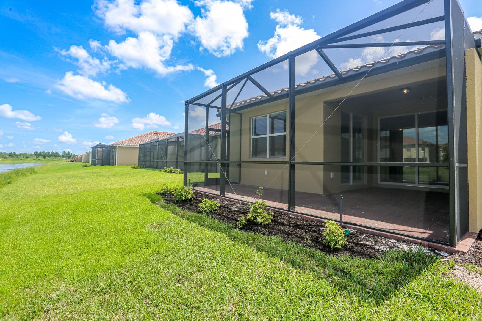 Naples House: 2599 Vine Avenue