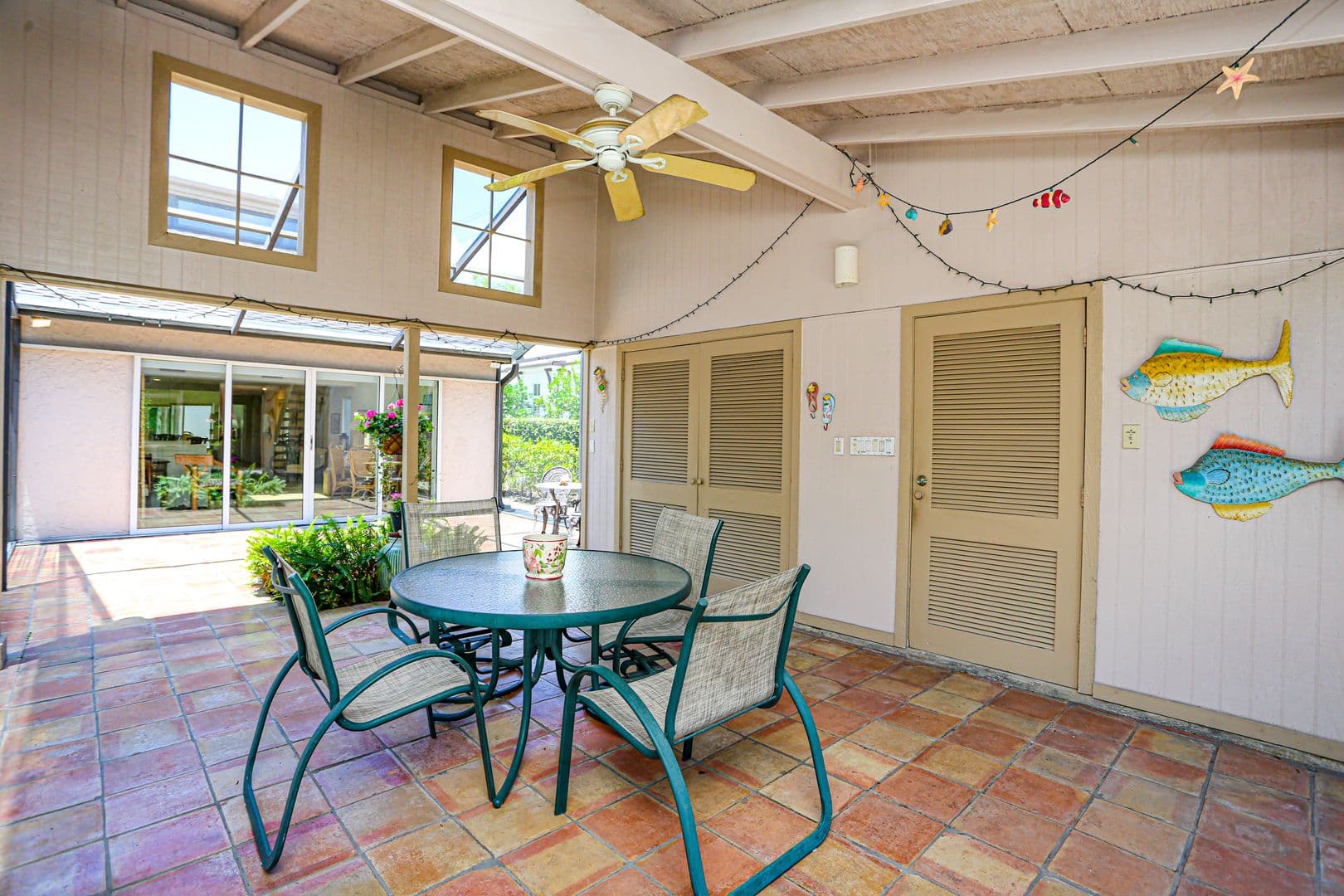 Naples House: 550 3rd Avenue North