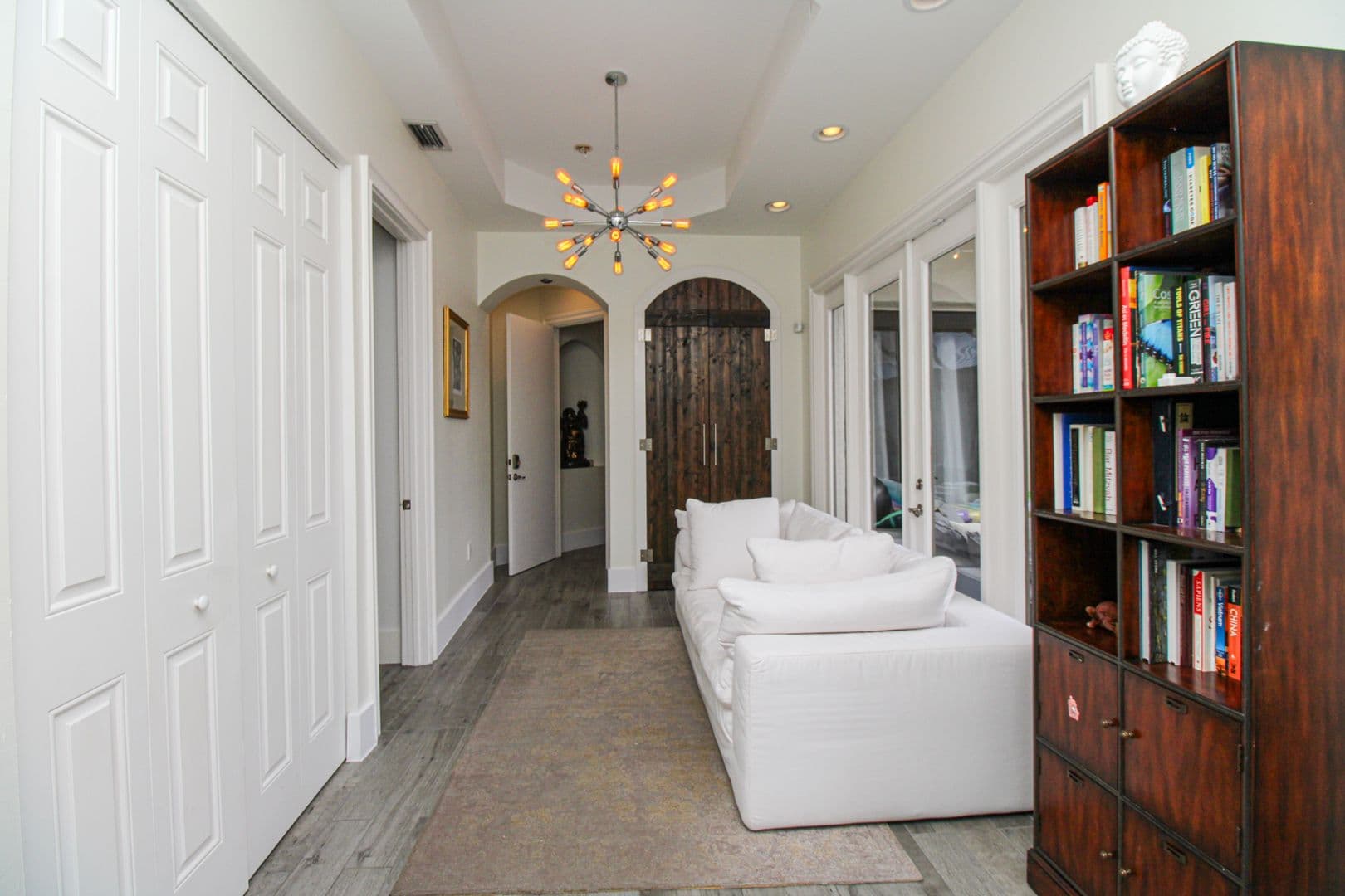 Naples House: 647 110th Avenue North