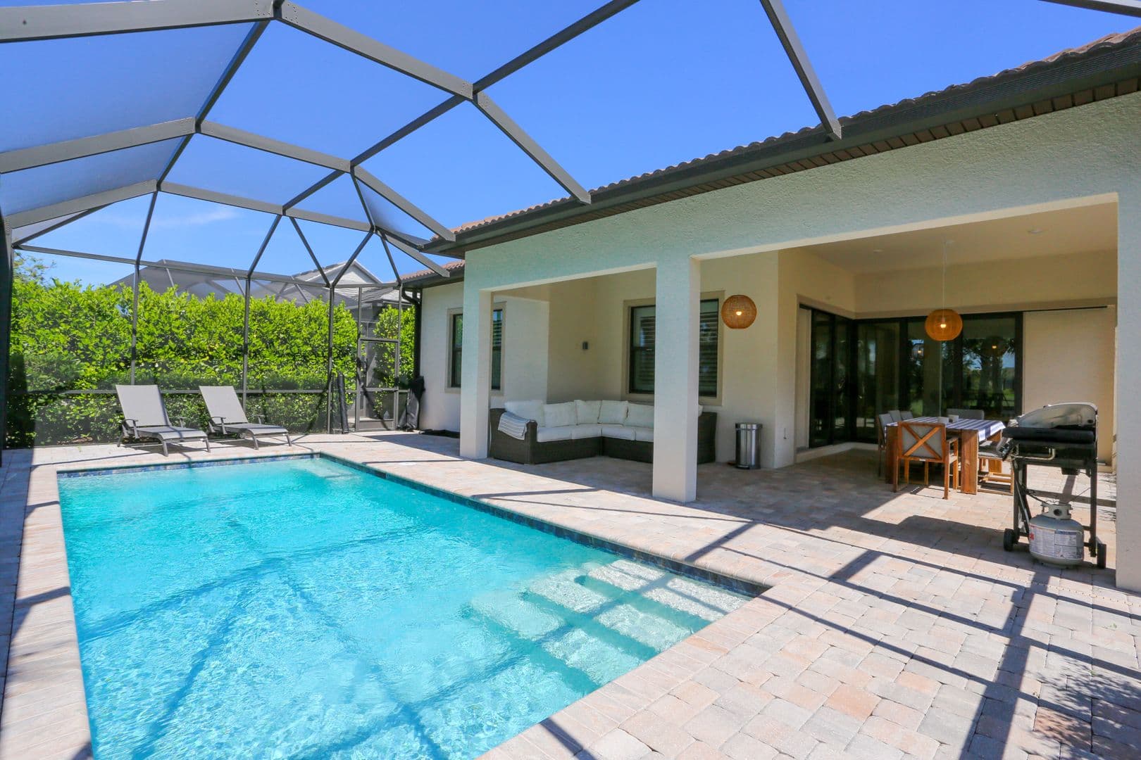 Naples House: 9716 Everglades Drive