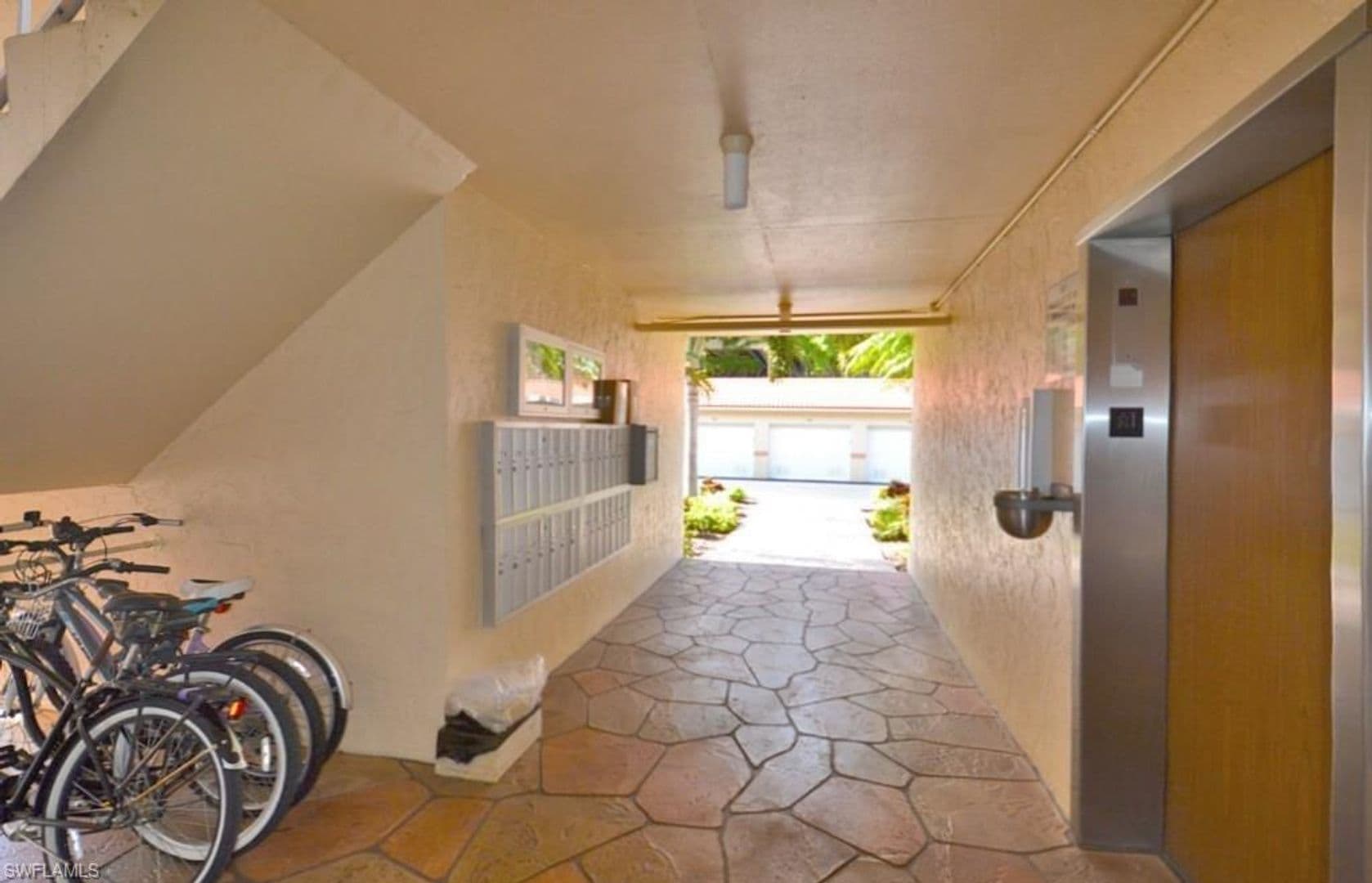 Naples House: 307 Goodlette Road South B506