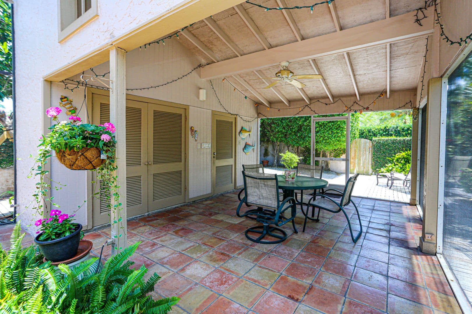 Naples House: 550 3rd Avenue North