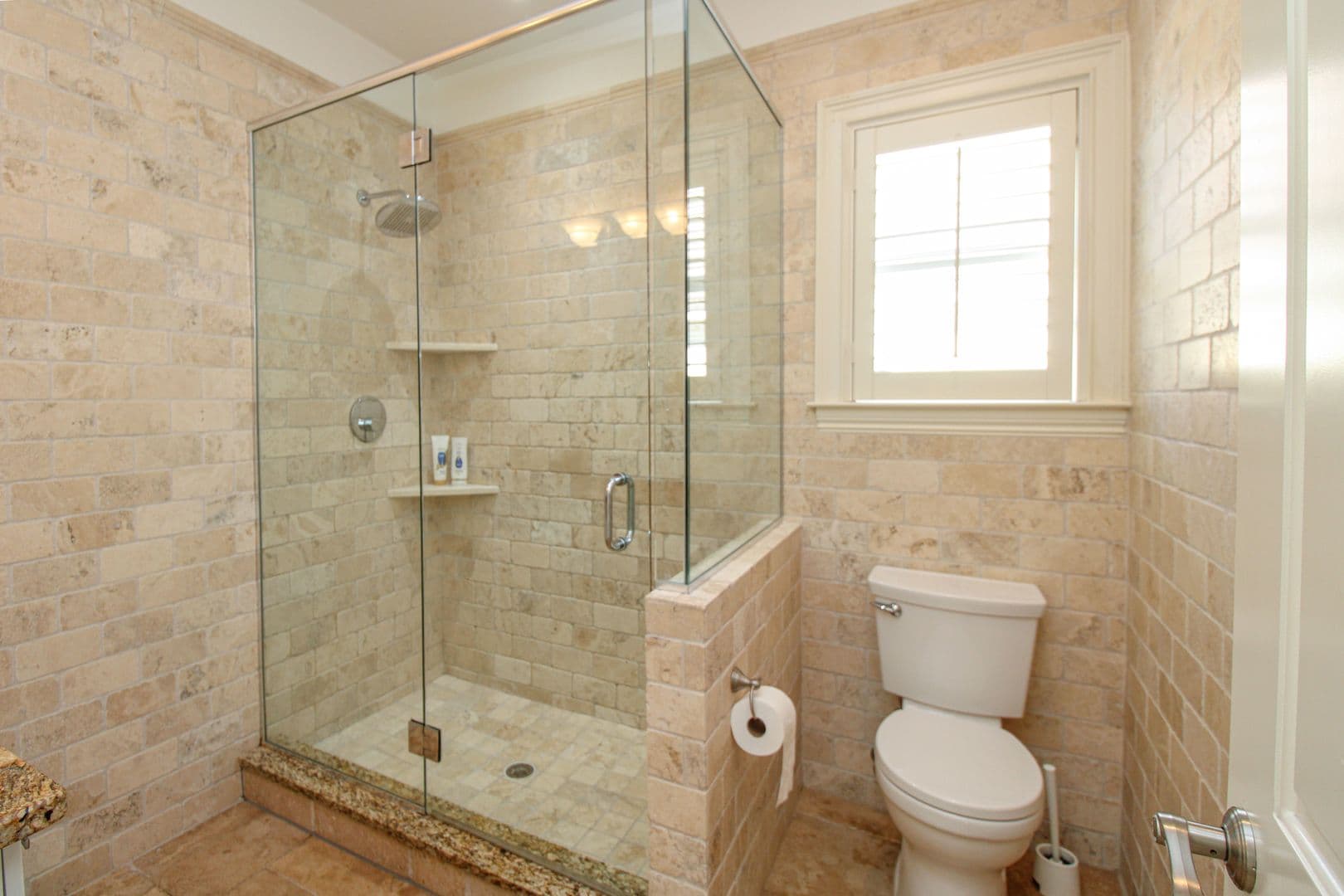 Naples House: 1412 Hemingway Place