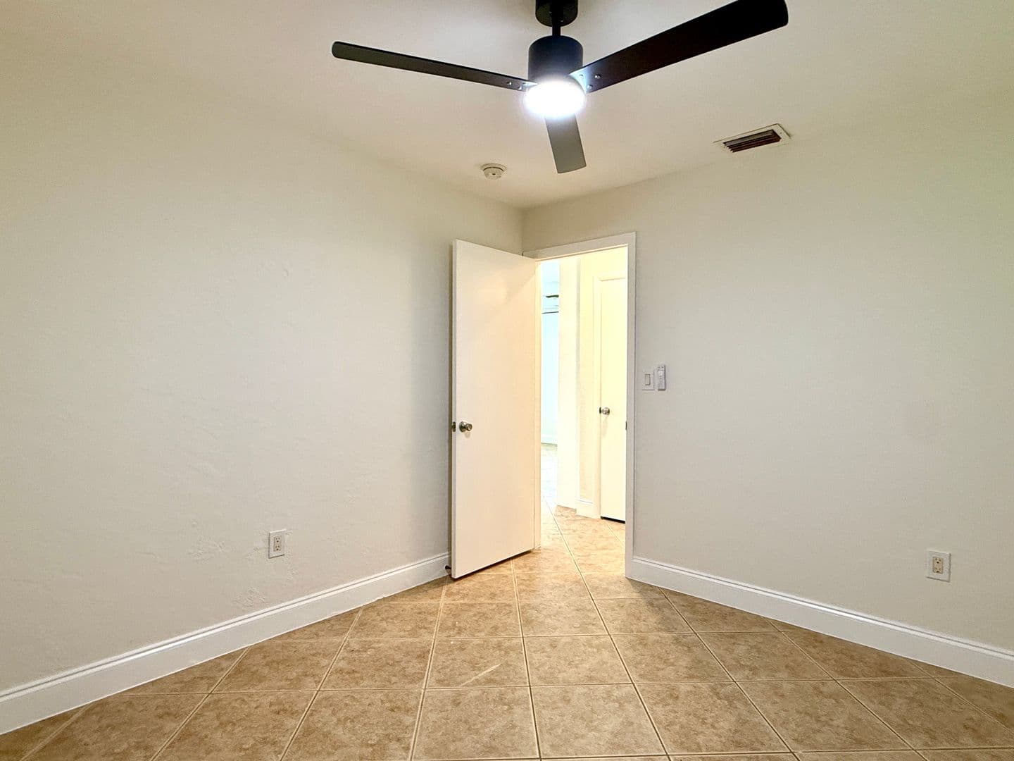 Naples House: 740 109th Avenue N