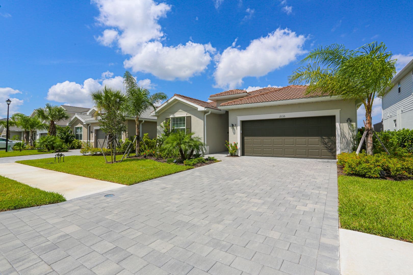 Naples House: 2155 Hamlin Street