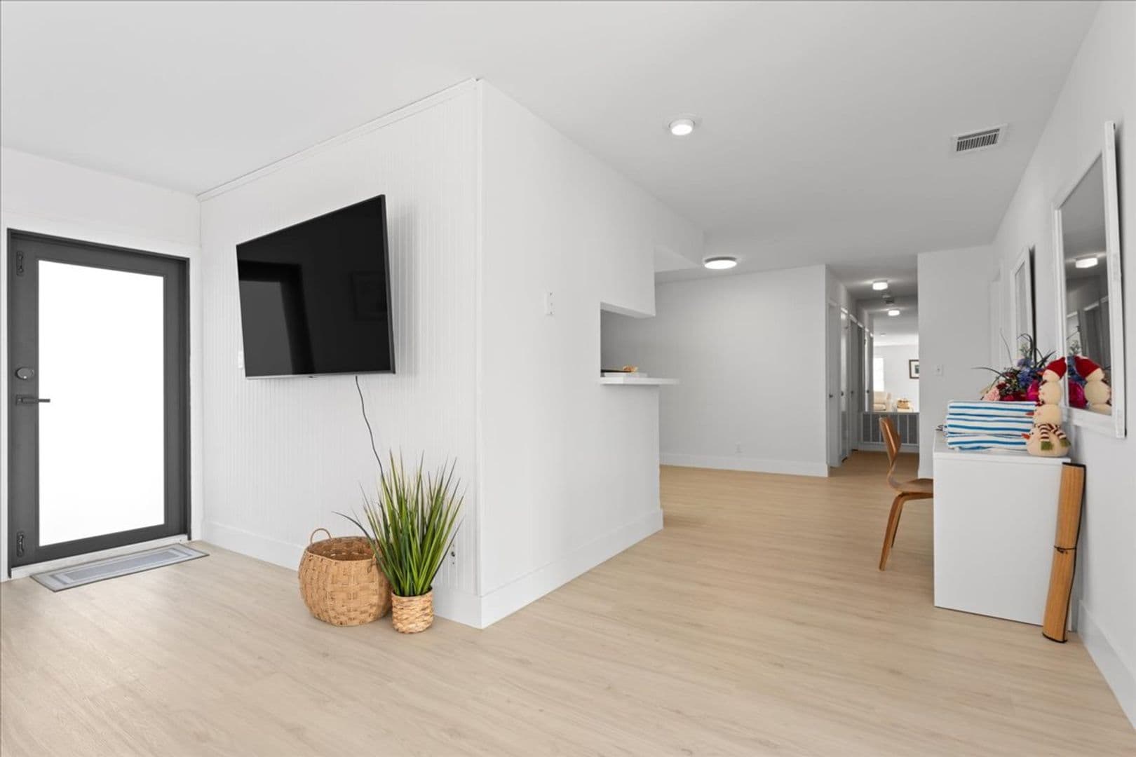 Naples House: 1332 Granada Boulevard