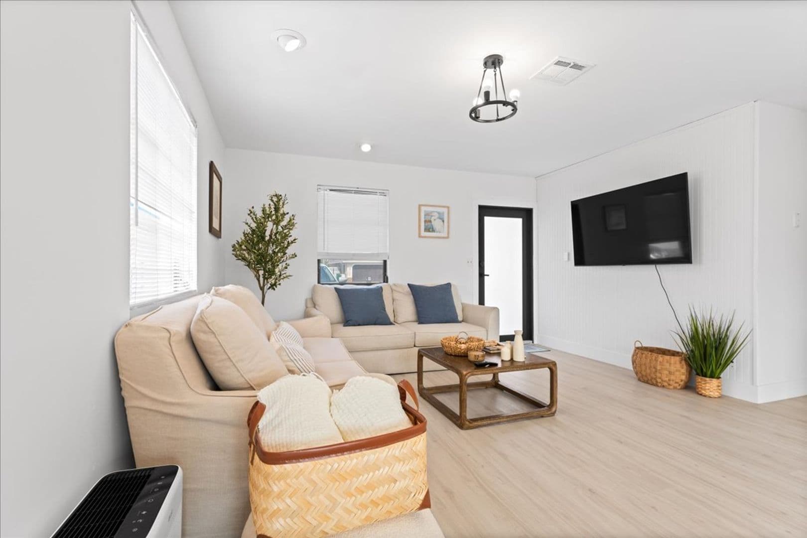 Naples House: 1332 Granada Boulevard