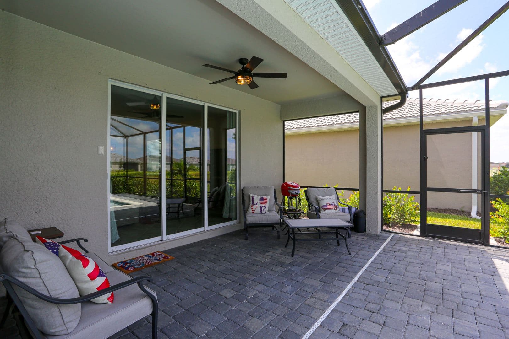 Naples House: 2155 Hamlin Street