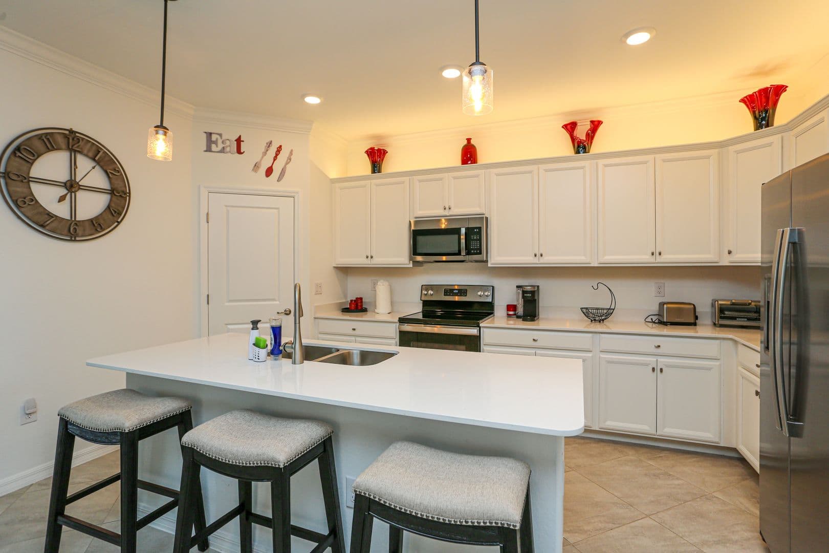 Naples House: 2155 Hamlin Street