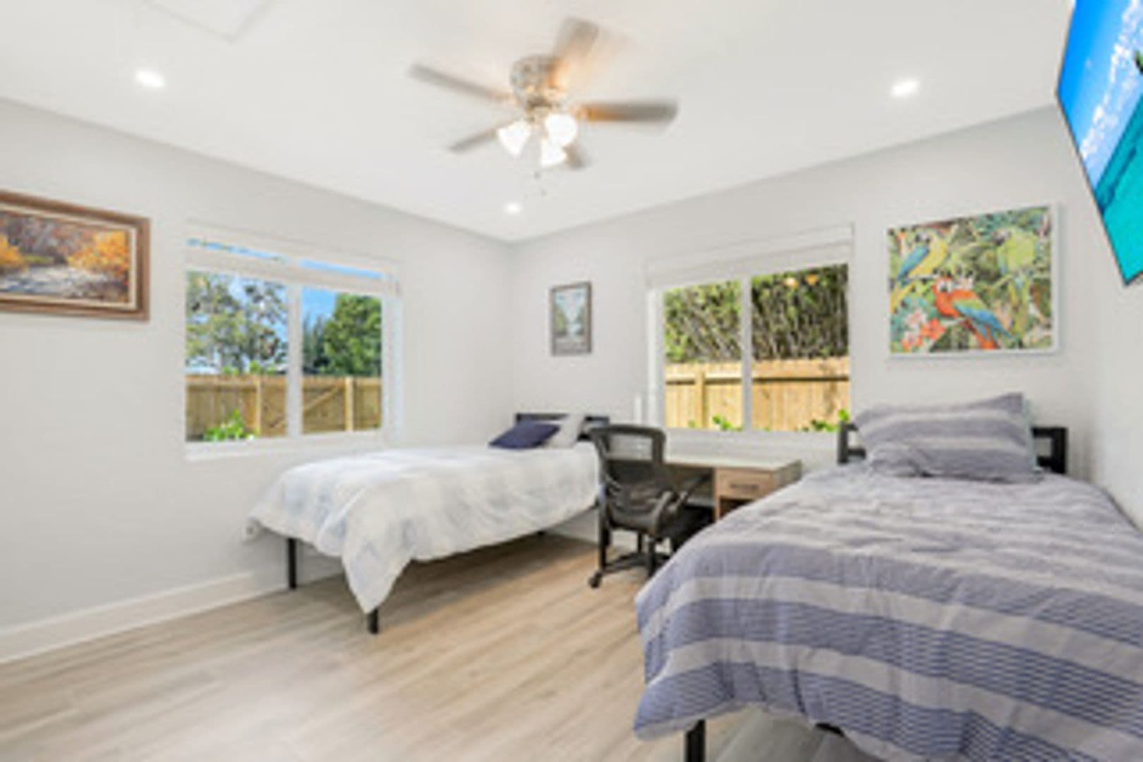 Naples House: 2529 Linwood Avenue #1