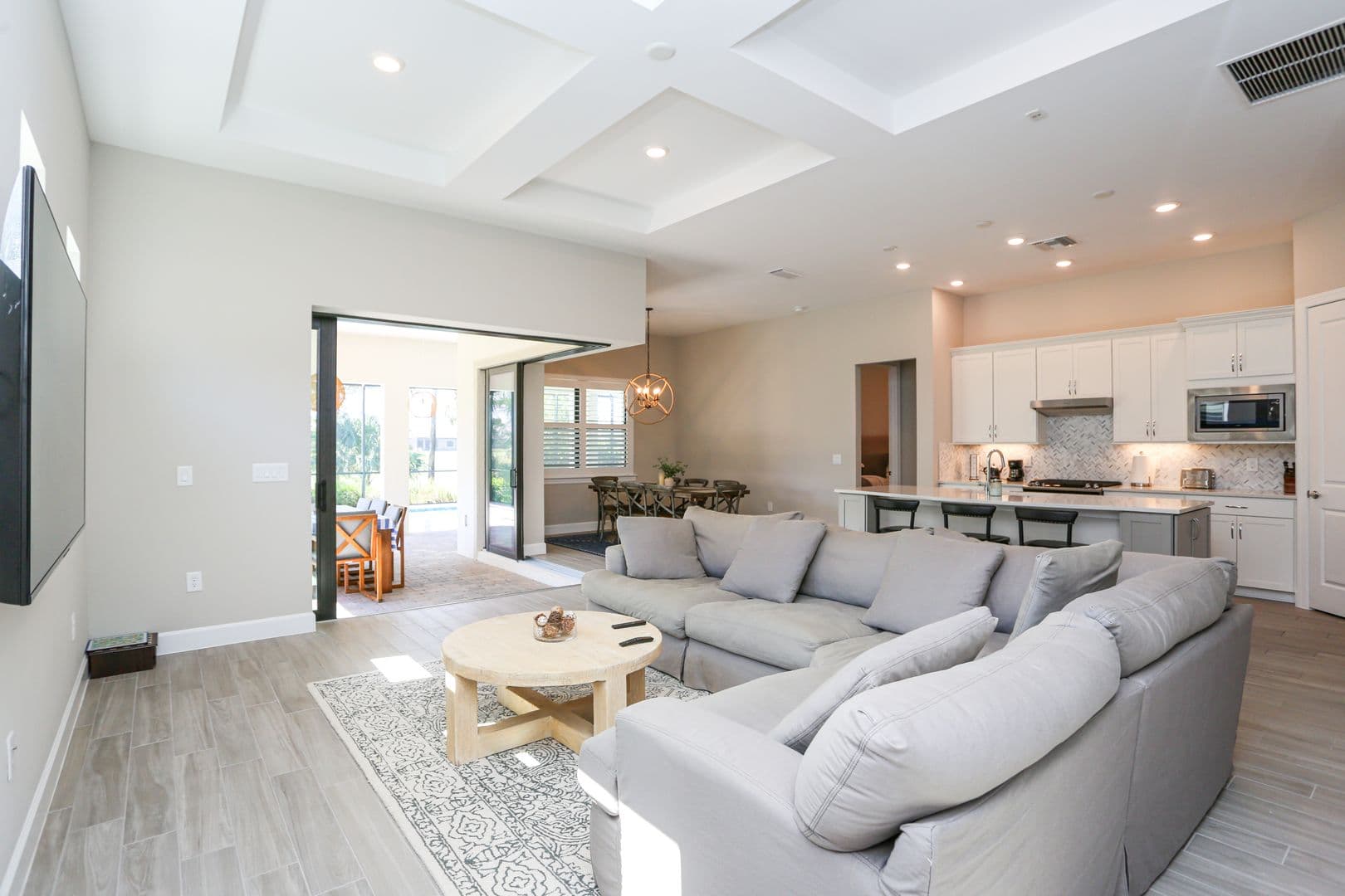 Naples House: 9716 Everglades Drive