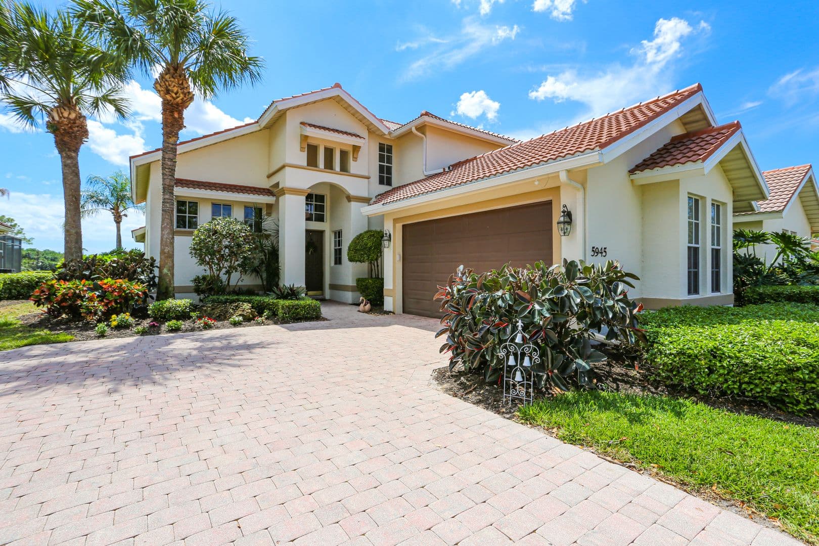 Naples House: 5945 Paradise Circle