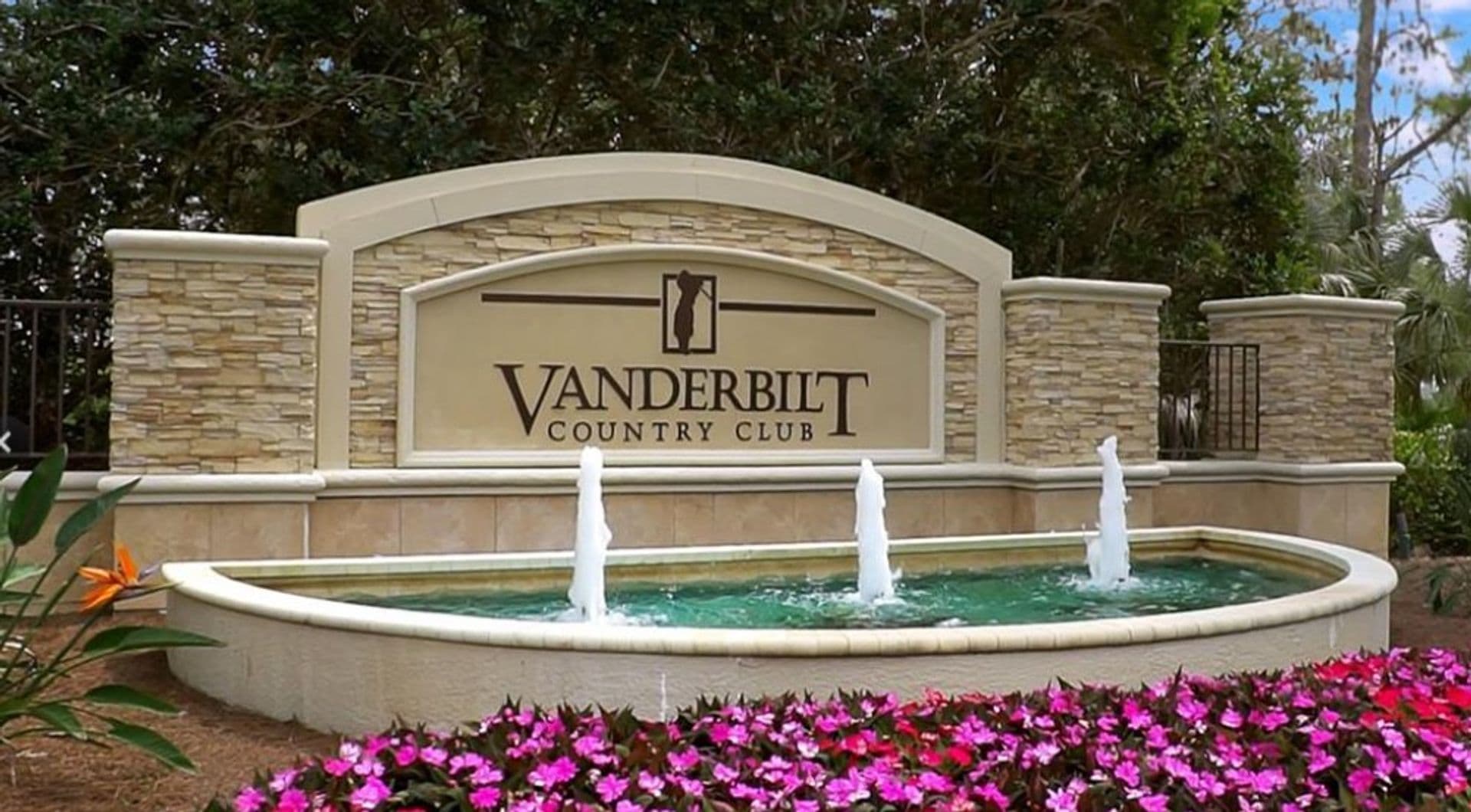 Naples House: 8223 Parkstone Place Unit 102