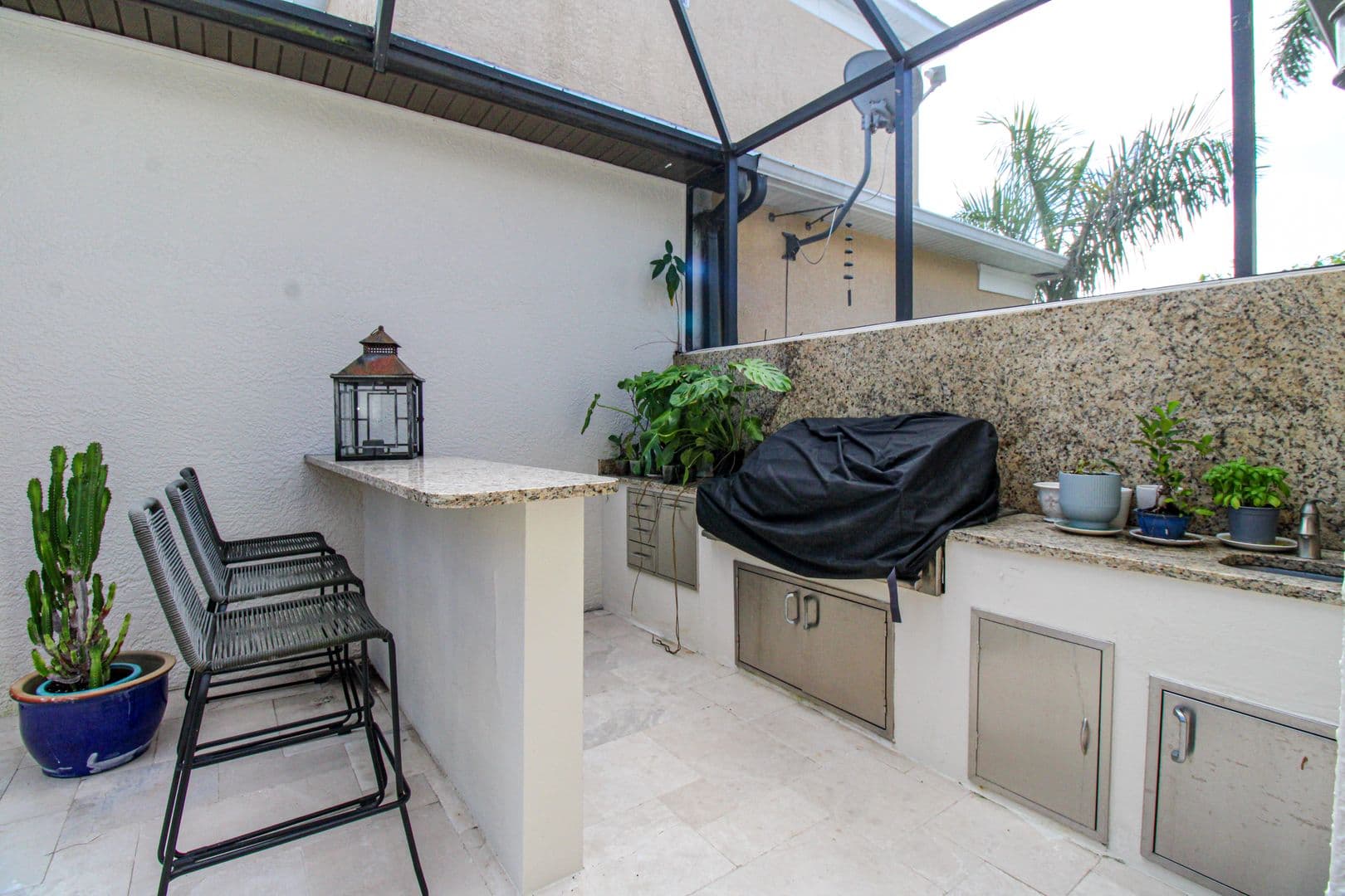 Naples House: 647 110th Avenue North