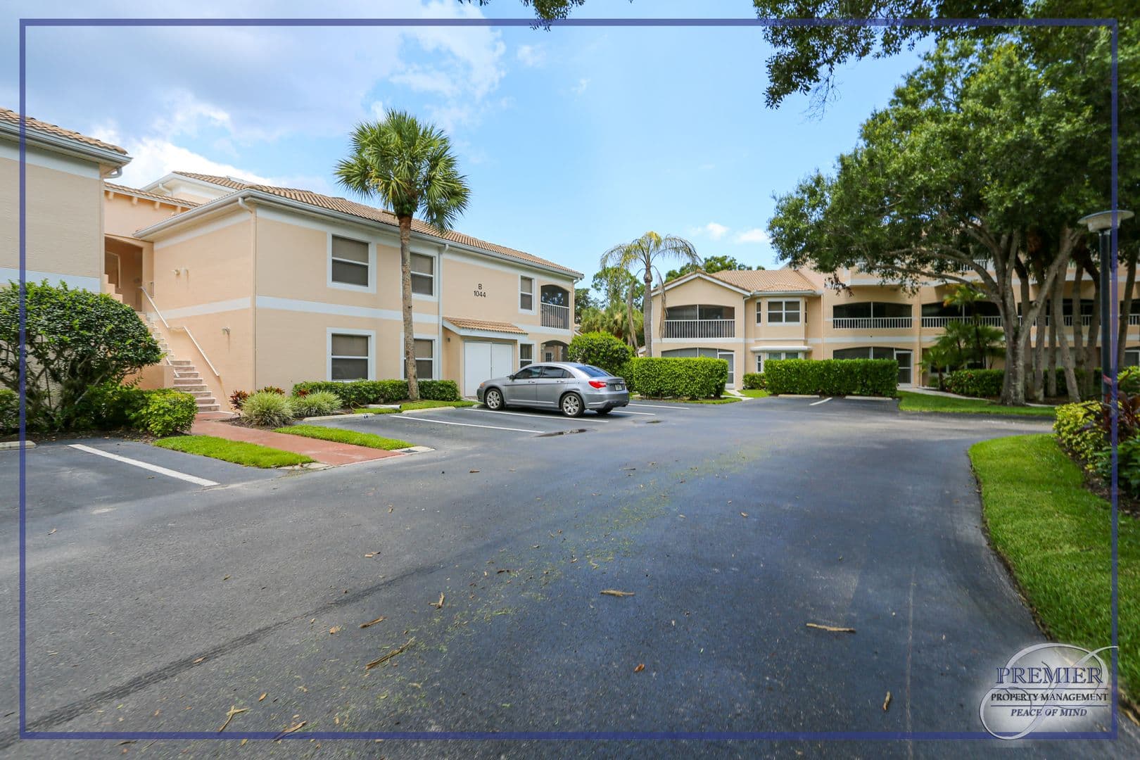 Naples House: 1044 Woodshire Lane B203