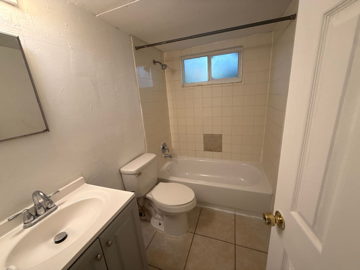 Fort Myers Apartment: 3950 Lora Street