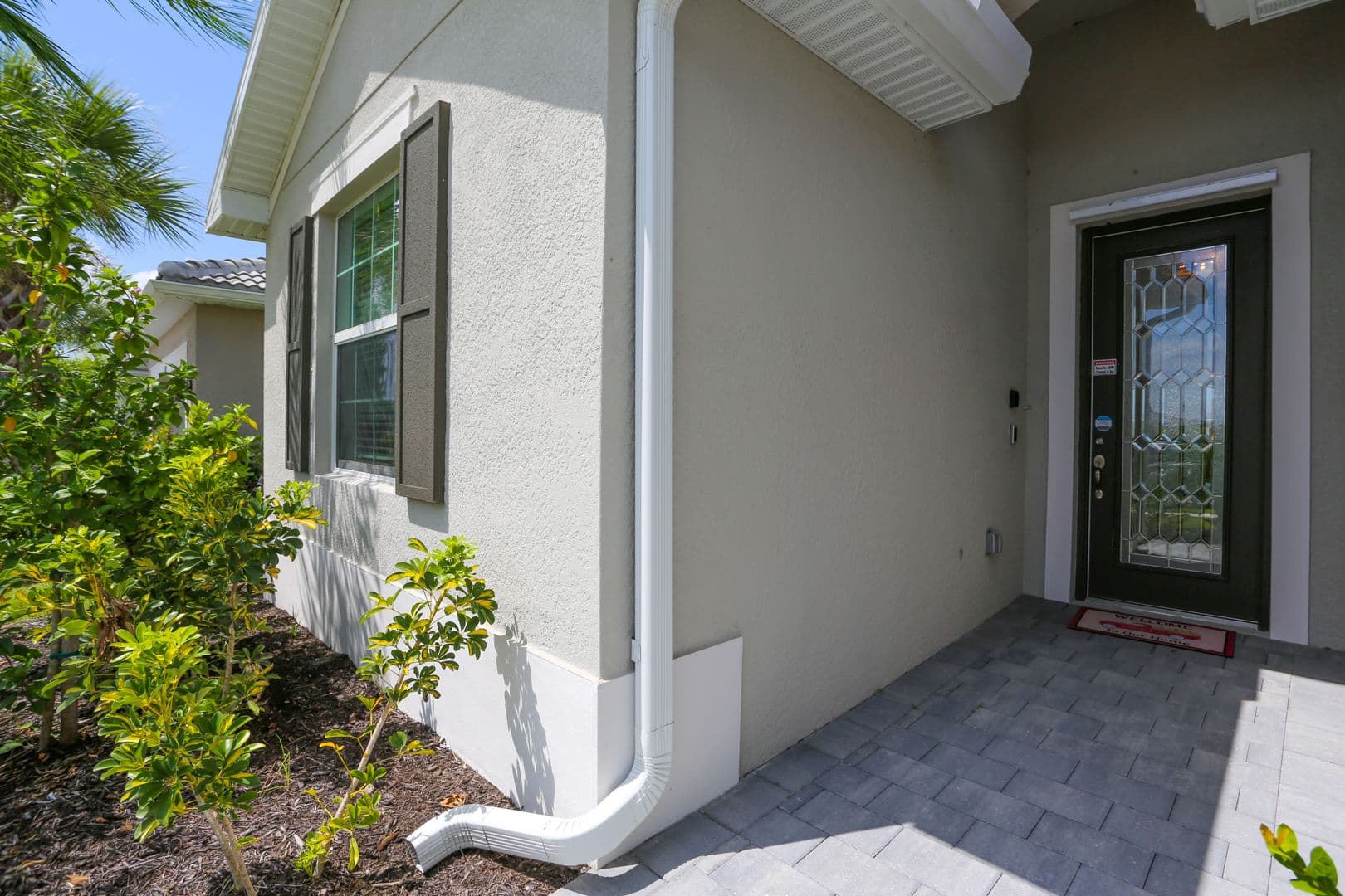 Naples House: 2155 Hamlin Street