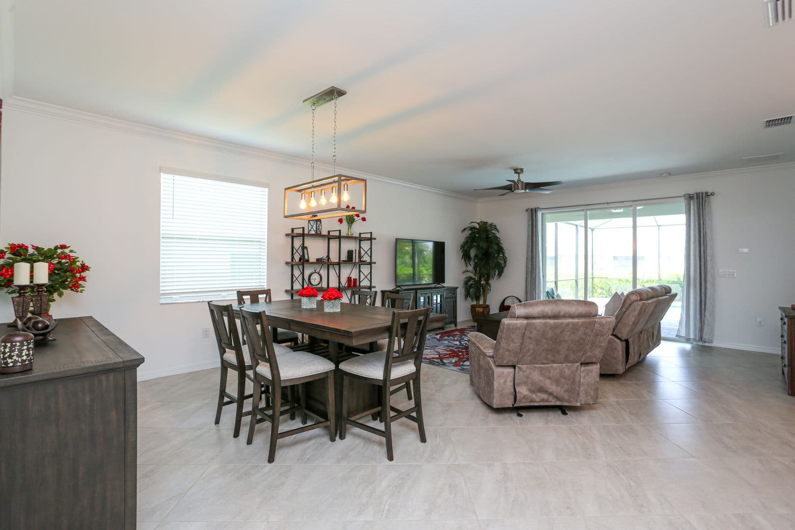 Naples House: 2155 Hamlin Street