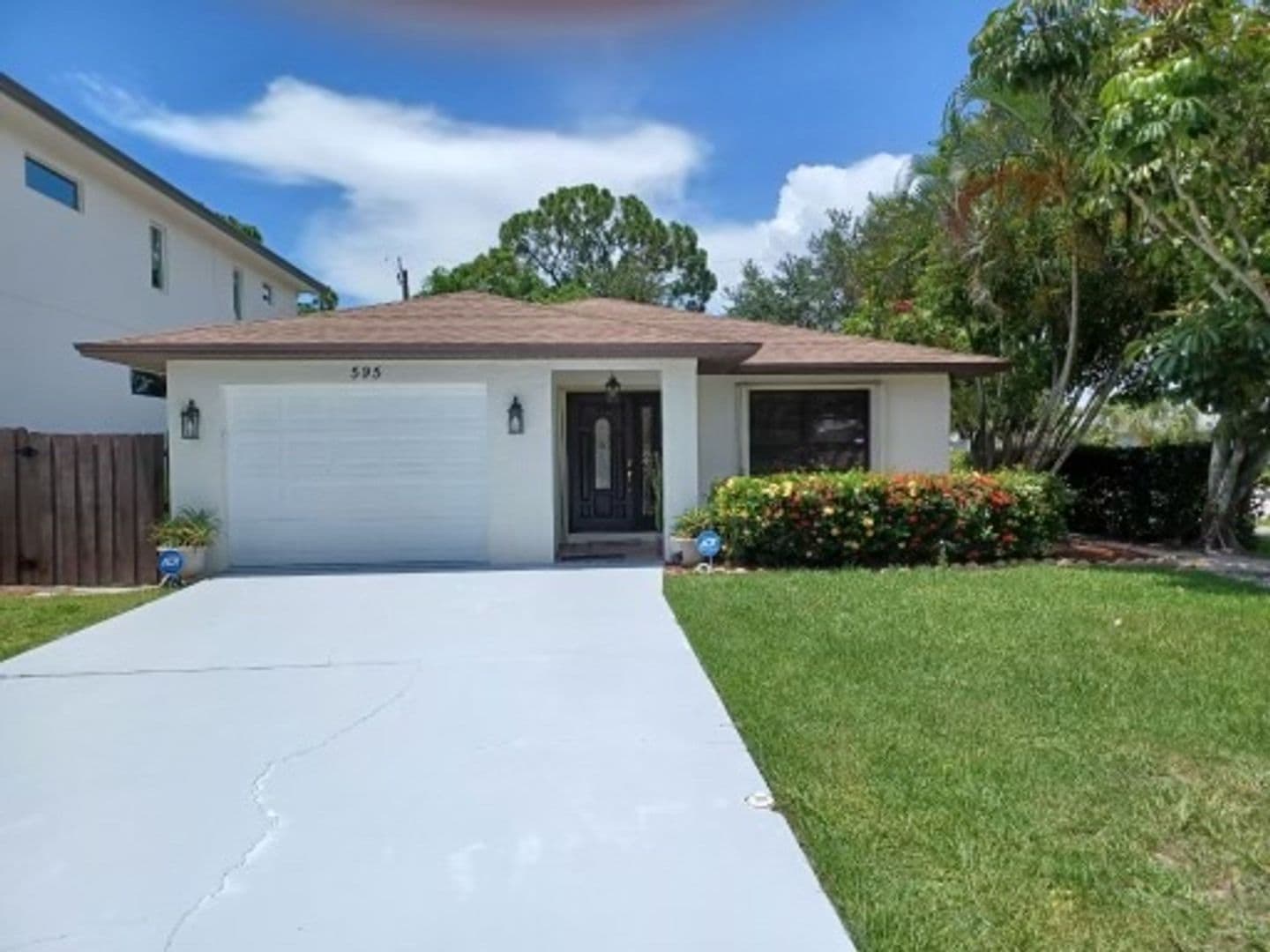 Naples House: 595 93rd Avenue North