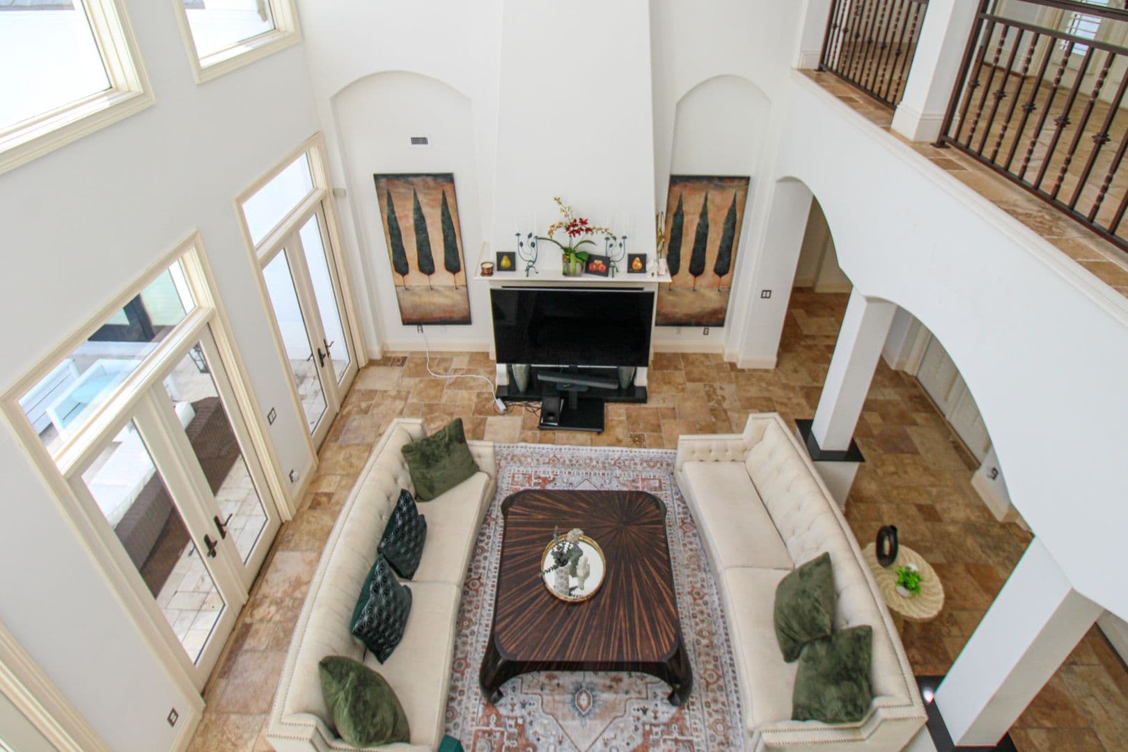 Naples House: 1412 Hemingway Place