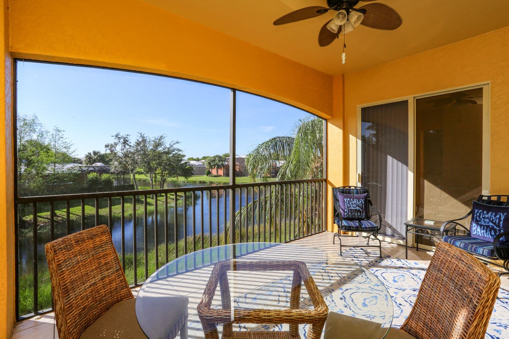 Estero House: 8565 Via Garibaldi #203