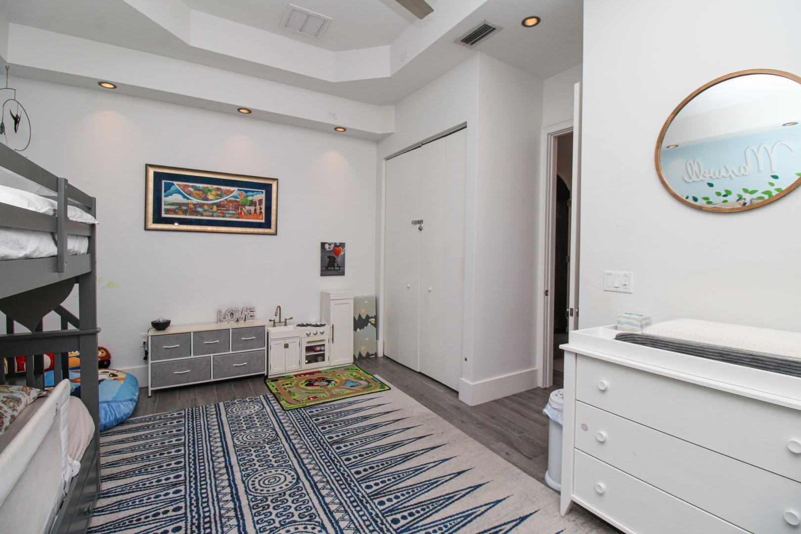 Naples House: 647 110th Avenue North