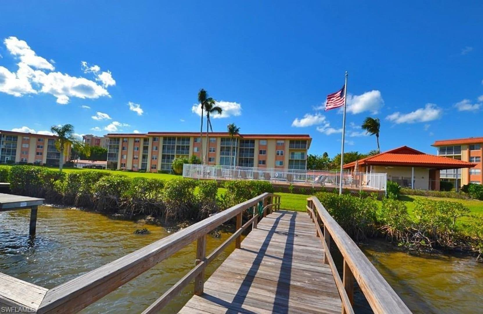 Naples House: 307 Goodlette Road South B506