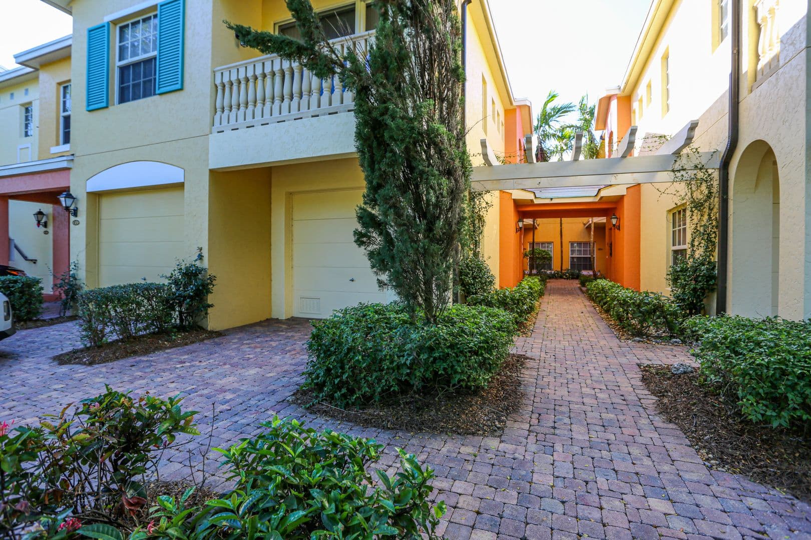 Estero House: 8565 Via Garibaldi #203