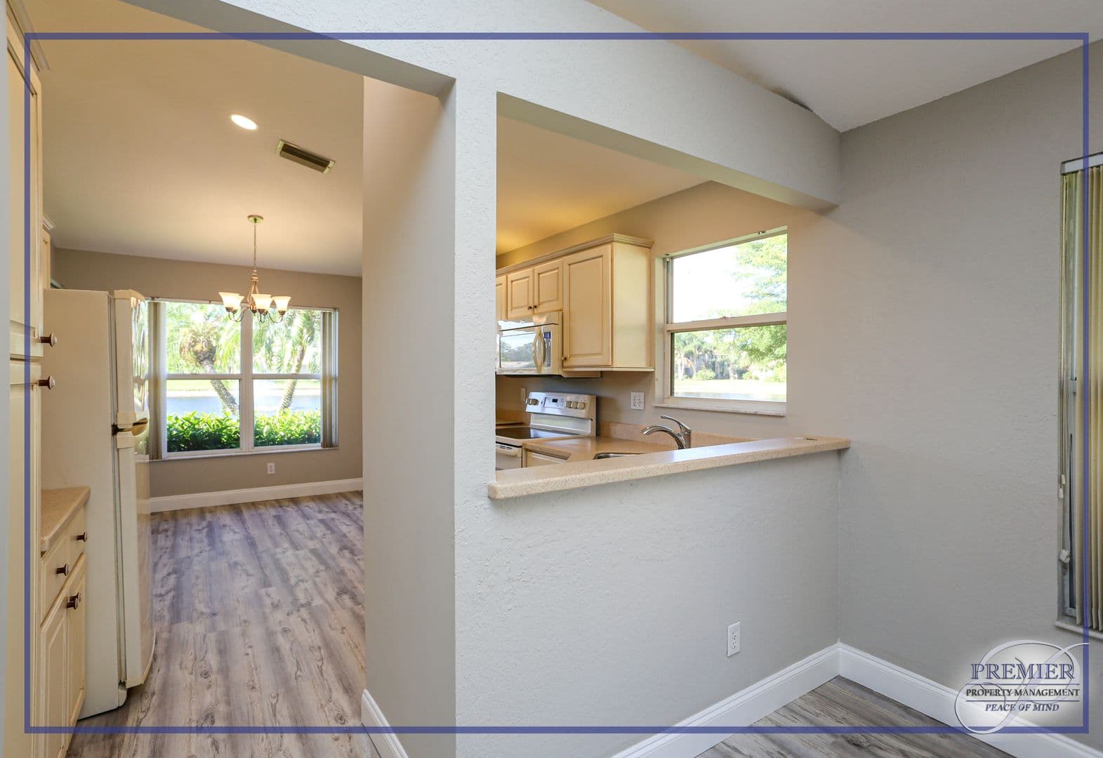 Naples House: 402 Emerald Bay Circle #E7