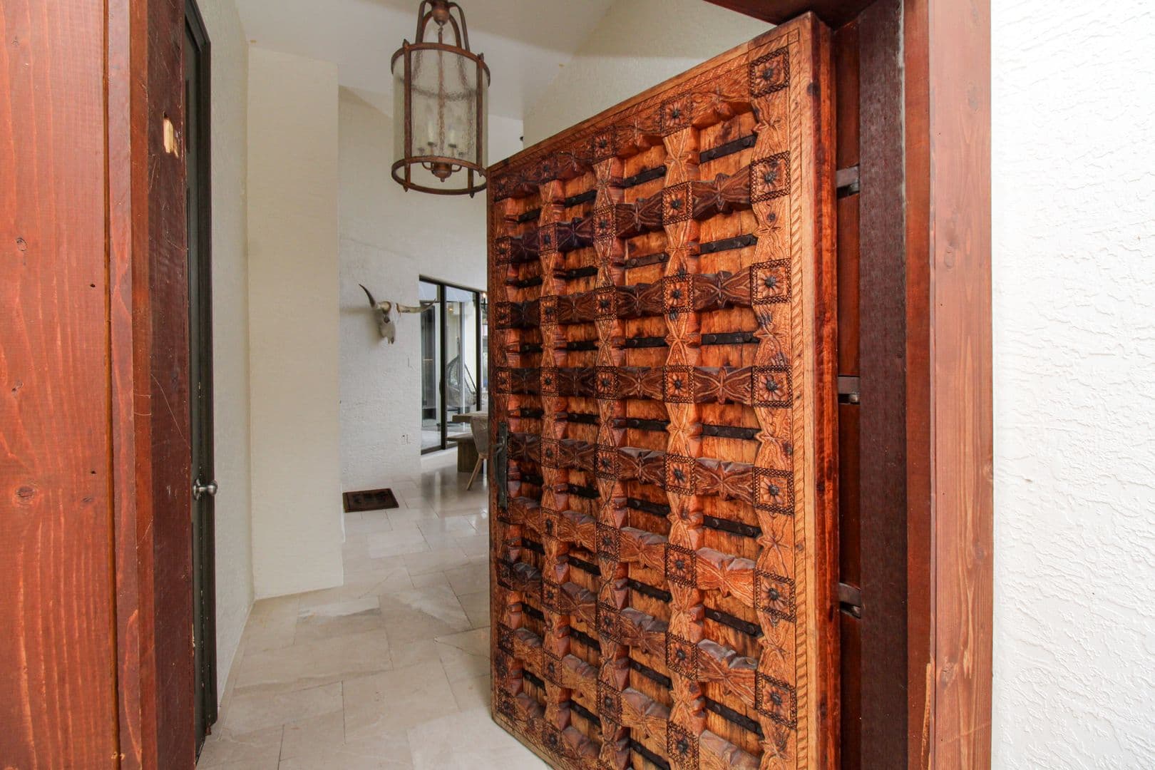 Naples House: 647 110th Avenue North
