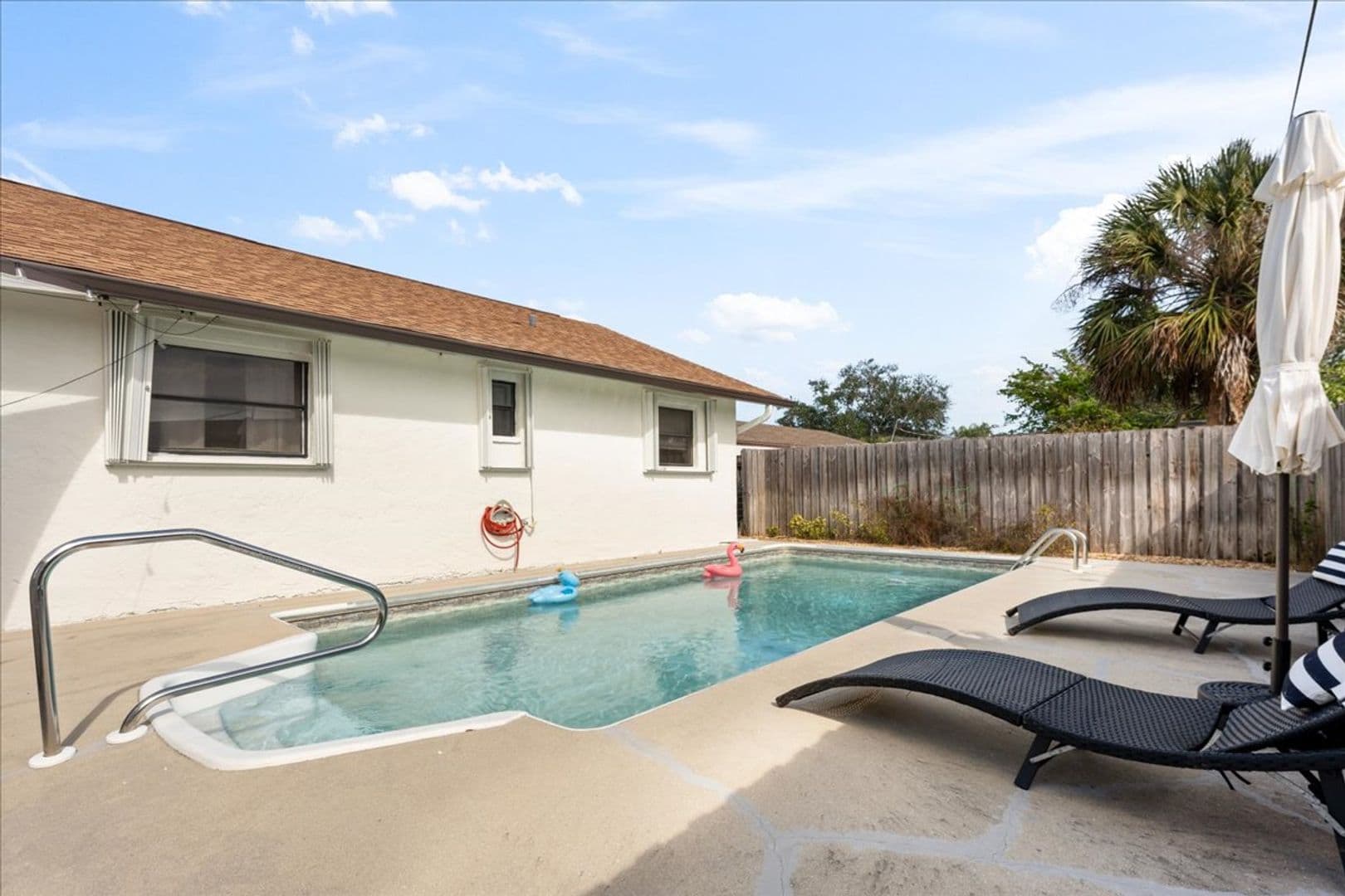 Naples House: 1332 Granada Boulevard