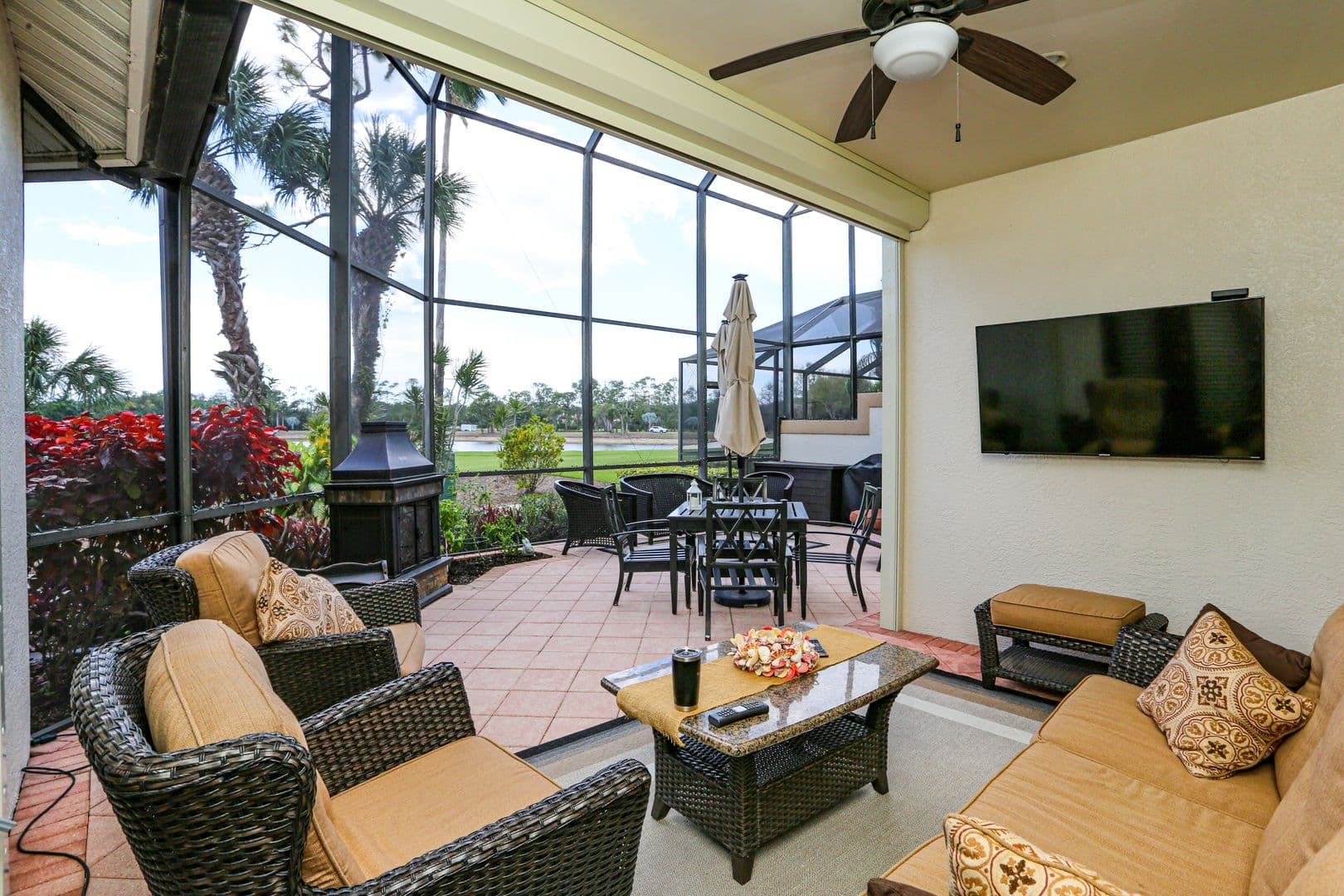 Naples House: 5945 Paradise Circle