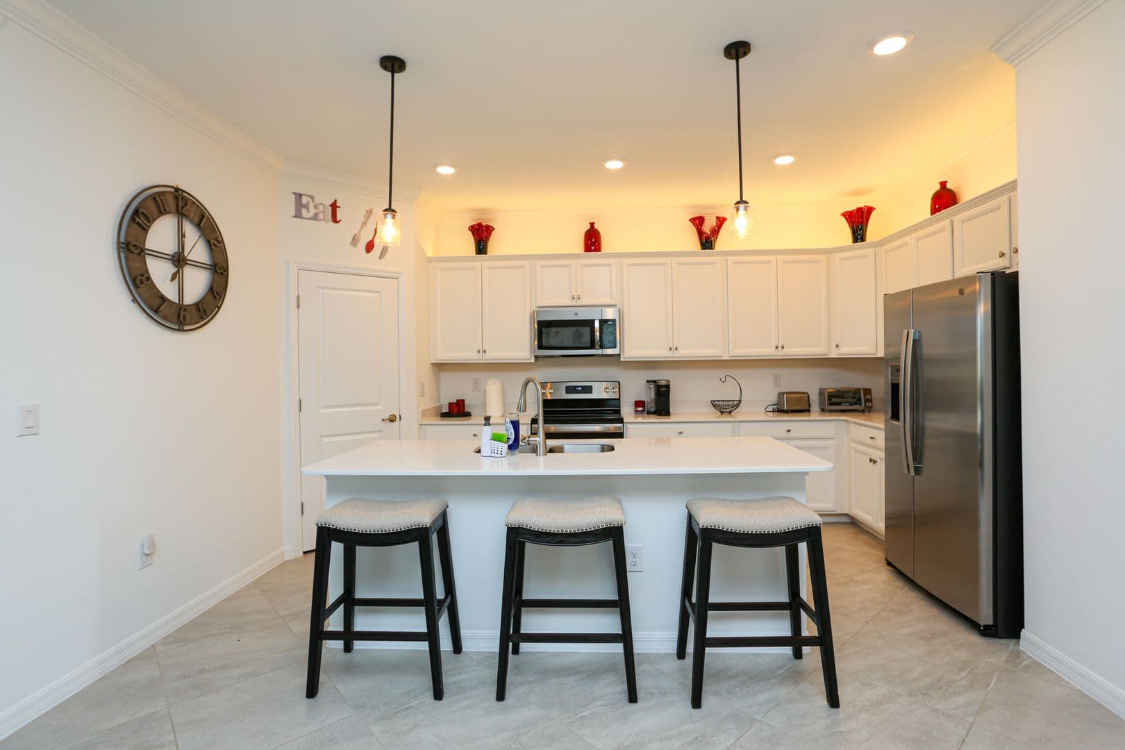 Naples House: 2155 Hamlin Street