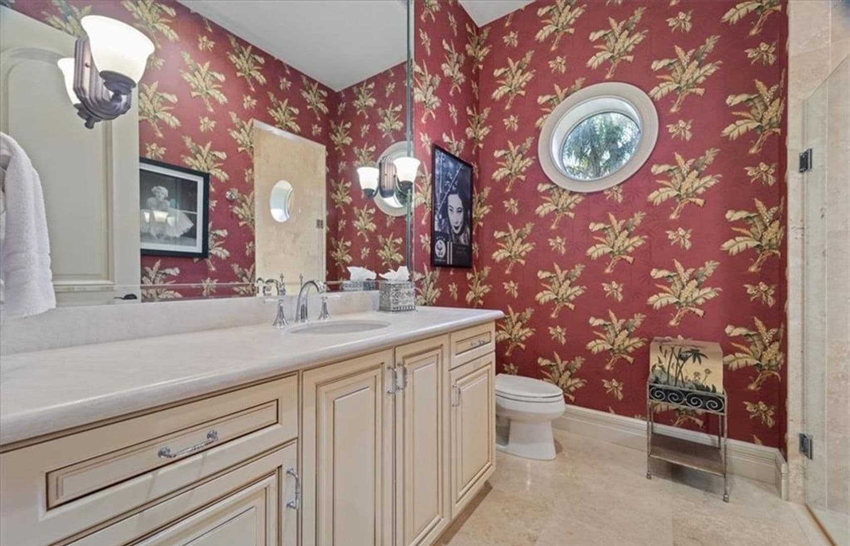Naples House: 550 21st Avenue Street