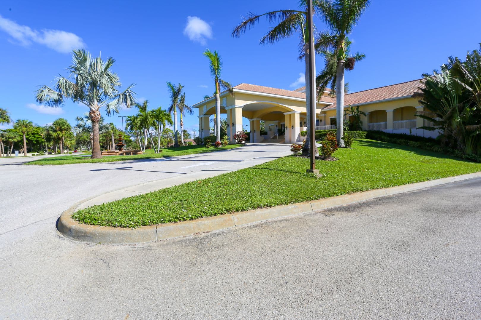 Bonita Springs House: 8981 Palmas Grandes Boulevard Unit 102