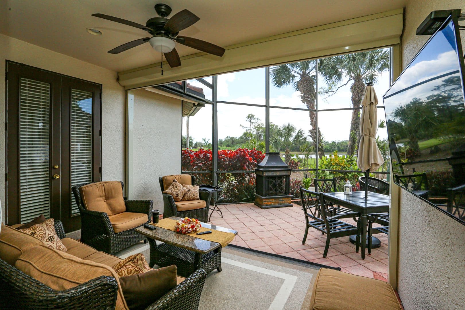 Naples House: 5945 Paradise Circle