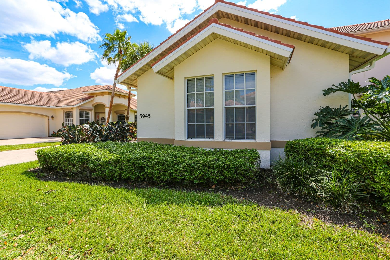 Naples House: 5945 Paradise Circle