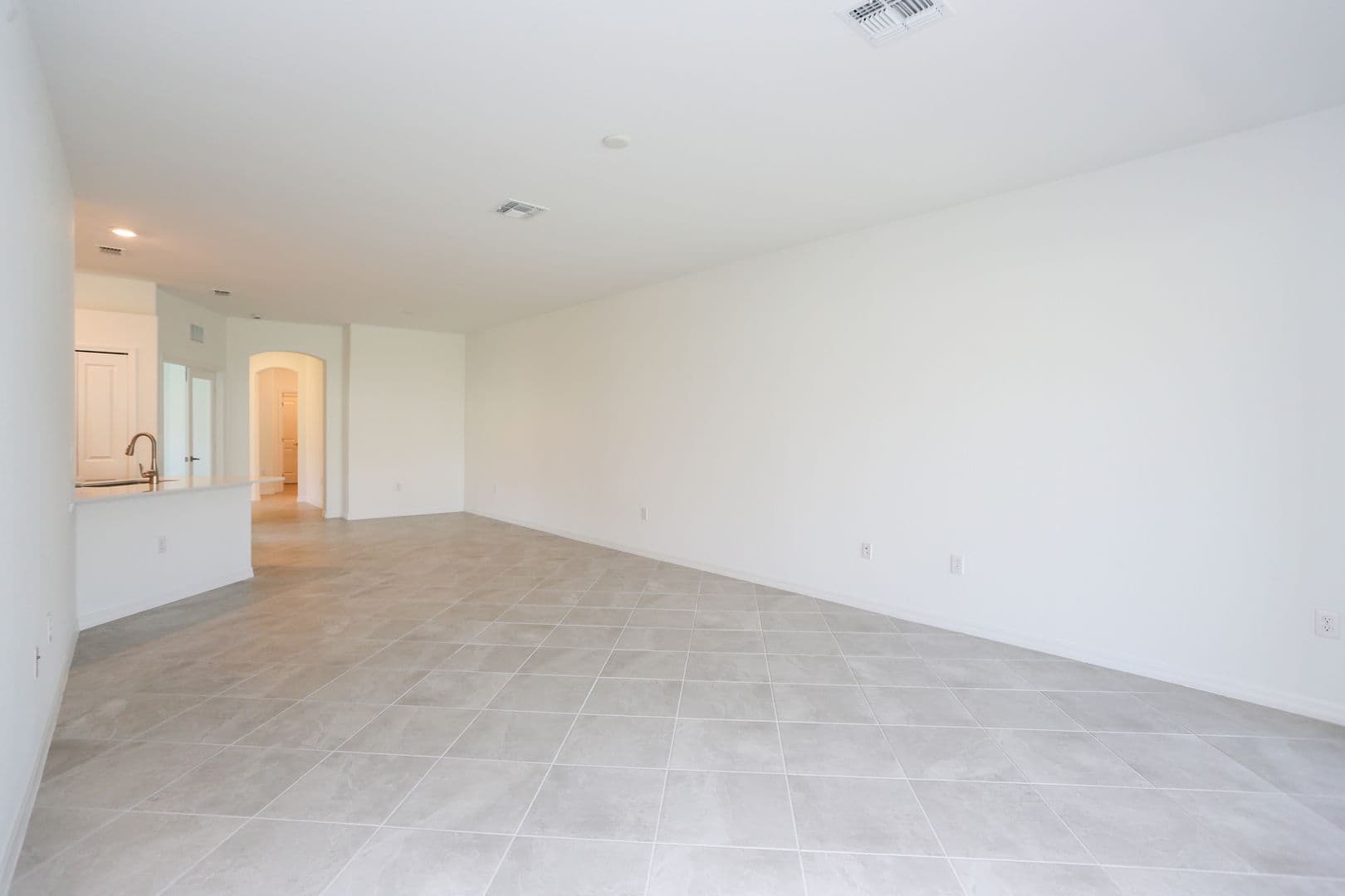 Naples House: 2599 Vine Avenue